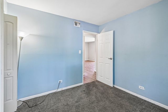4833 W 109th Street 201, Oak Lawn, IL 60453
