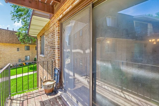 4833 W 109th Street 201, Oak Lawn, IL 60453