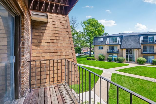 4833 W 109th Street 201, Oak Lawn, IL 60453