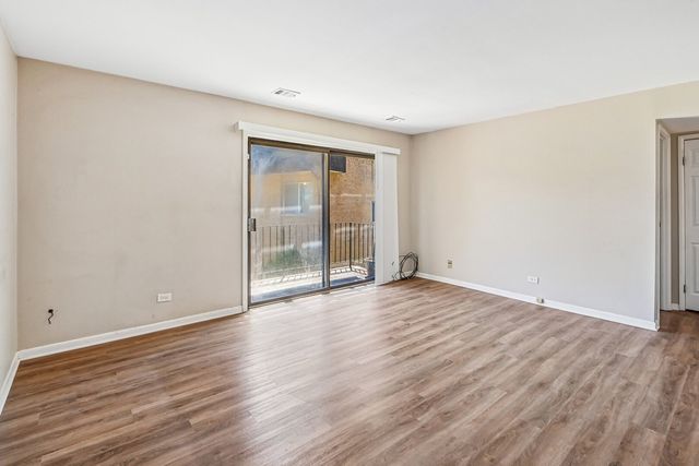 4833 W 109th Street 201, Oak Lawn, IL 60453