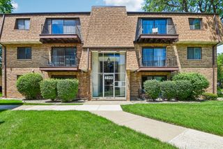 4833 W 109th Street 201, Oak Lawn, IL 60453