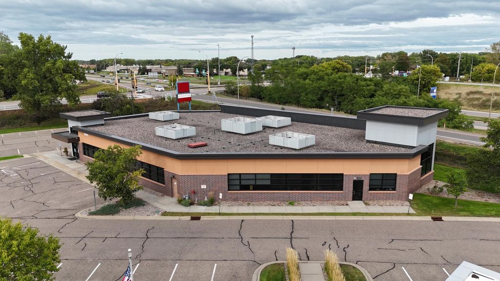 9605 Schmidt Lake Road, Plymouth, MN 55442 — exterior