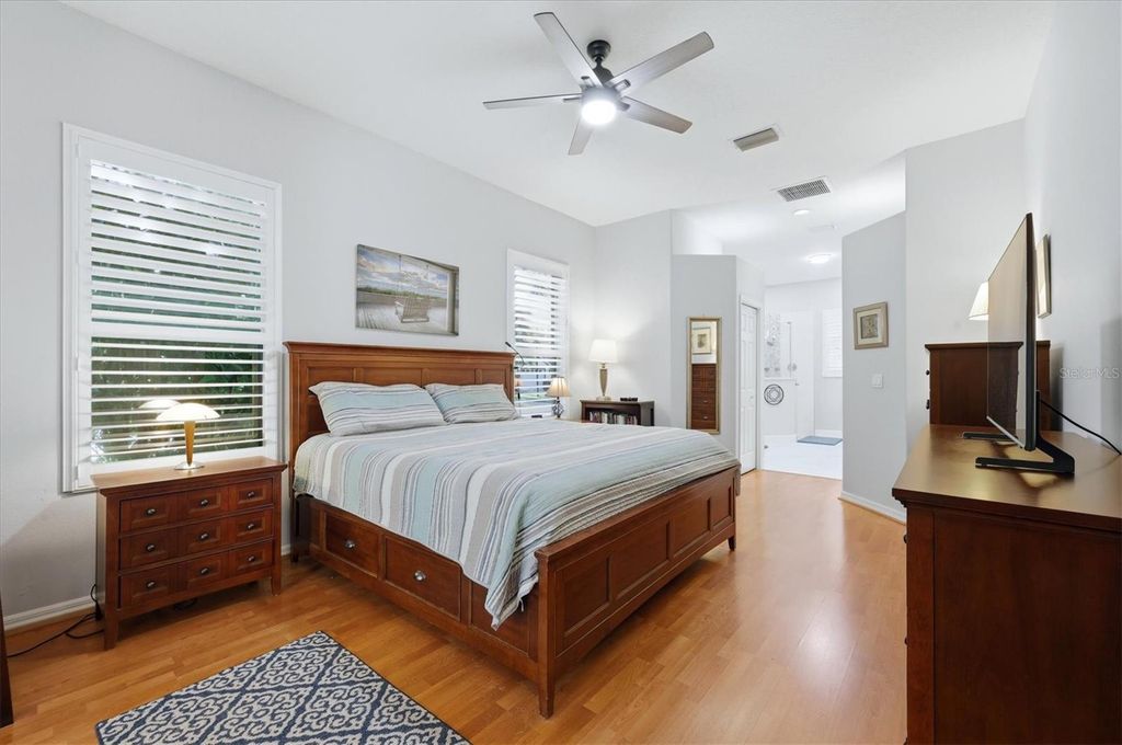 Image 20 of property listing at 6919 67TH TERRACE E, Bradenton, FL 34203