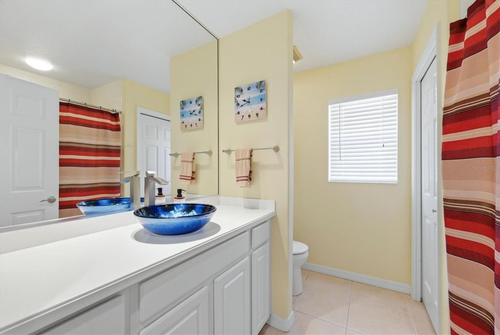 Image 27 of property listing at 6919 67TH TERRACE E, Bradenton, FL 34203