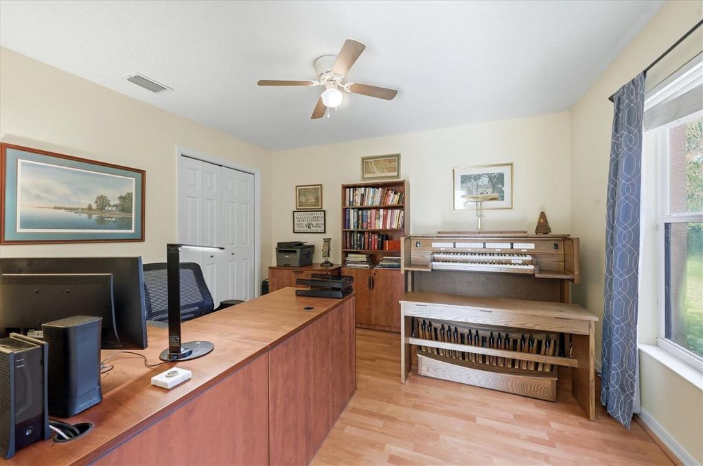 Image 29 of property listing at 6919 67TH TERRACE E, Bradenton, FL 34203