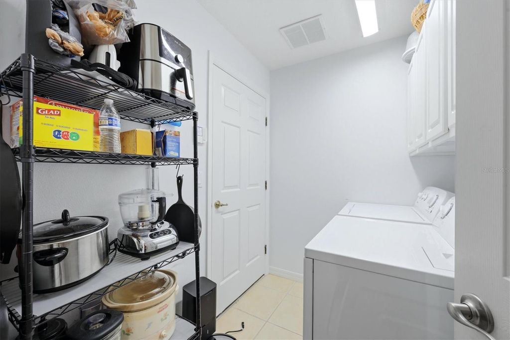 Image 36 of property listing at 6919 67TH TERRACE E, Bradenton, FL 34203
