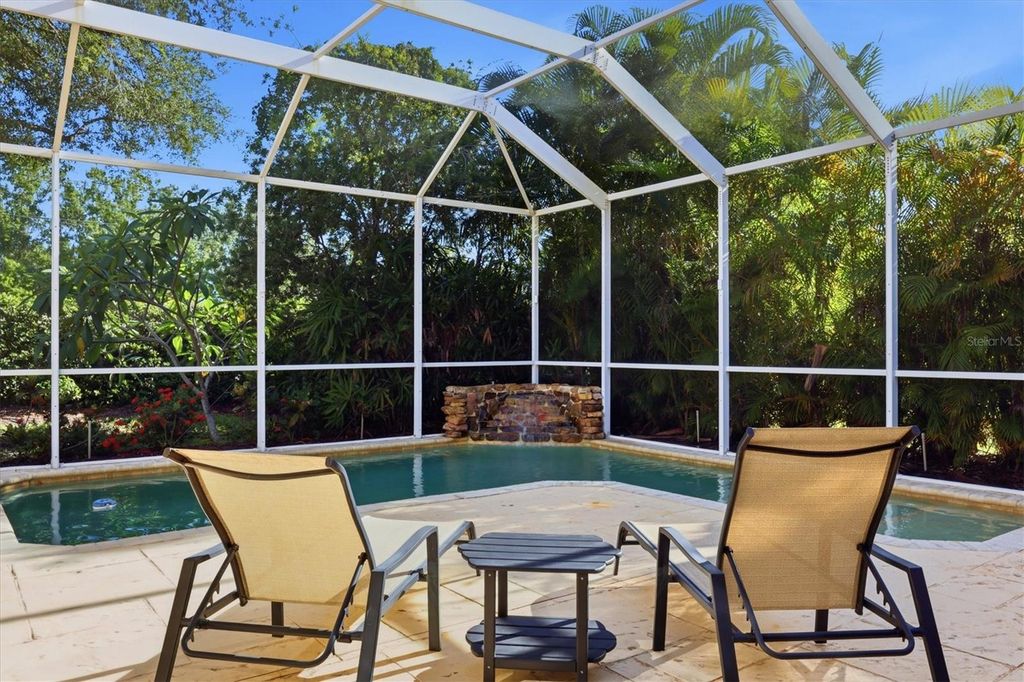 Image 5 of property listing at 6919 67TH TERRACE E, Bradenton, FL 34203