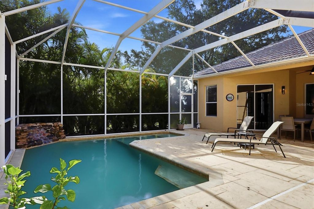 Image 7 of property listing at 6919 67TH TERRACE E, Bradenton, FL 34203