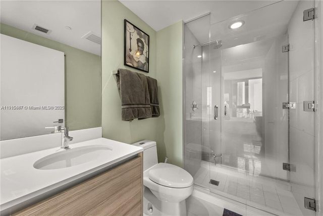 121 NE 34th St 1705, Miami, FL 33137