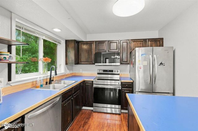 3150 N Arctic Fox Drive, Wasilla, AK 99654