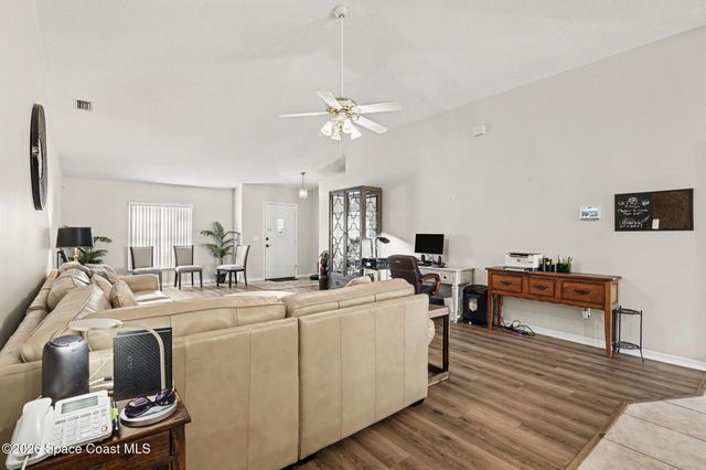 1692 Carbondale Avenue NW, Palm Bay, FL 32907