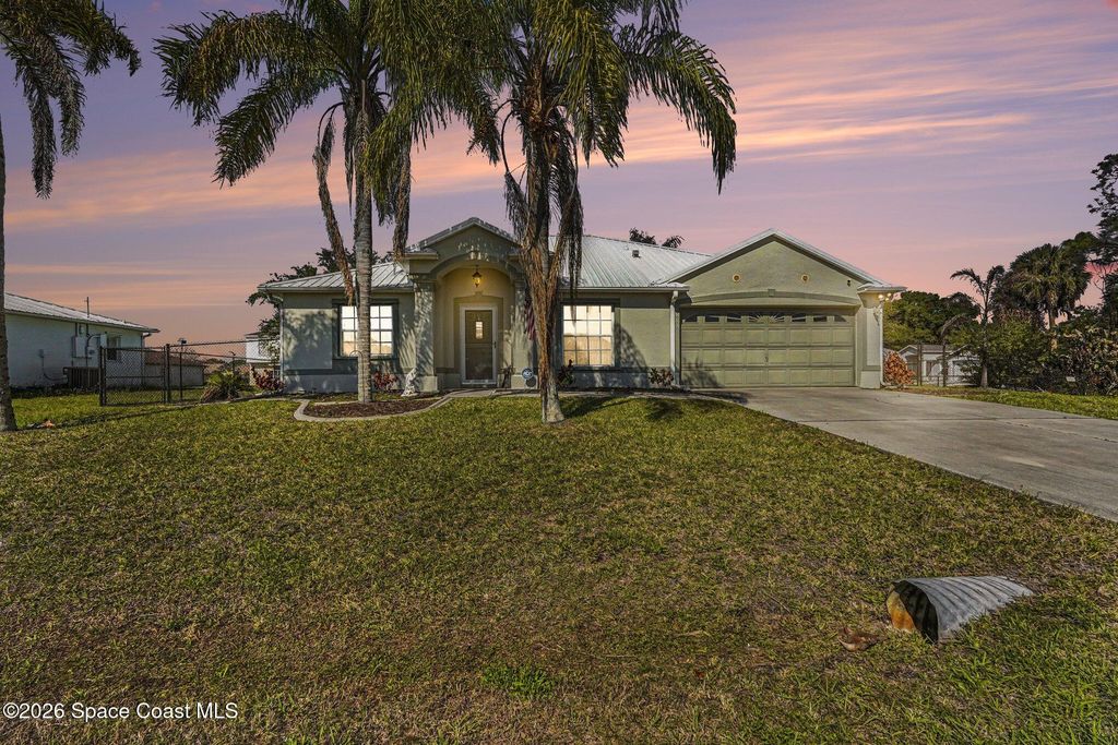 1692 Carbondale Avenue NW, Palm Bay, FL 32907