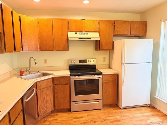 30 Burnett Way, Washingtonville, NY 10992