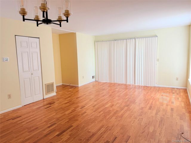 30 Burnett Way, Washingtonville, NY 10992