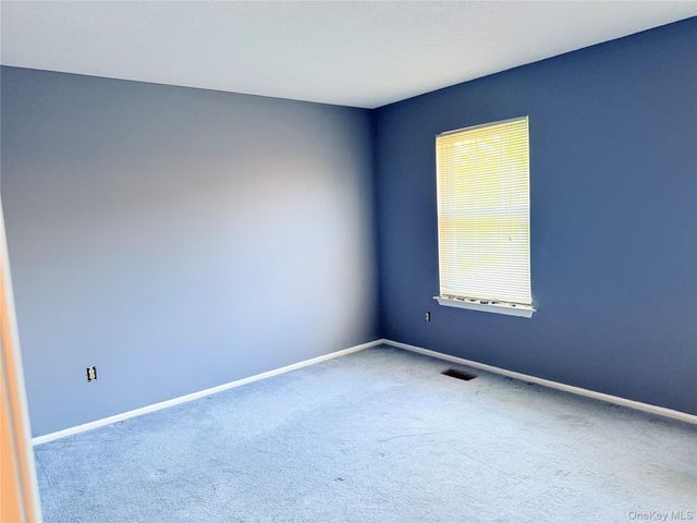 30 Burnett Way, Washingtonville, NY 10992