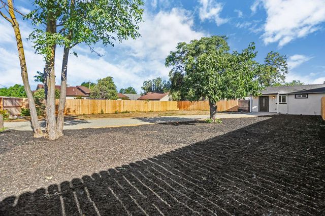 2865-2875 S El Dorado St, Stockton, CA 95206