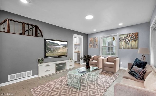 13514 Bennington Avenue, Cleveland, OH 44135