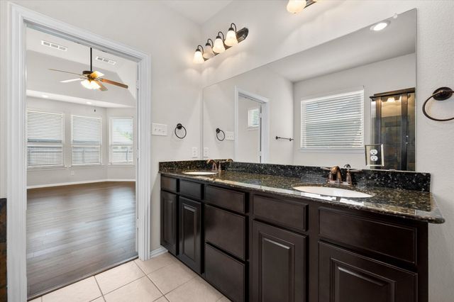 8124 Black Sumac Drive, Fort Worth, TX 76131