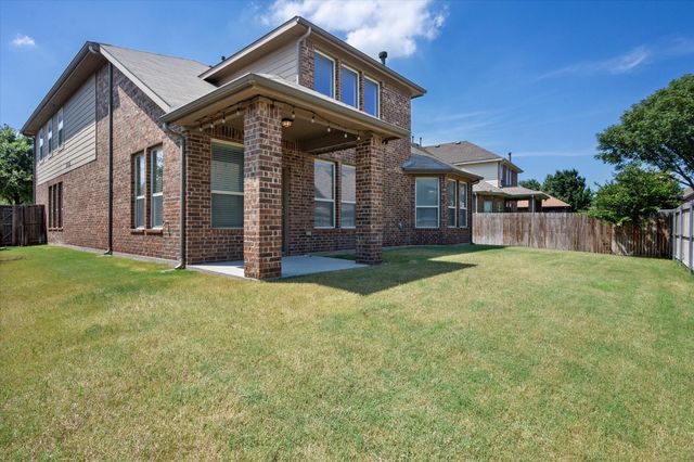 8124 Black Sumac Drive, Fort Worth, TX 76131