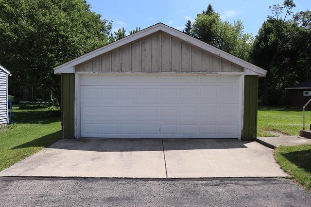 609 E South STREET, Beaver Dam, WI 53916