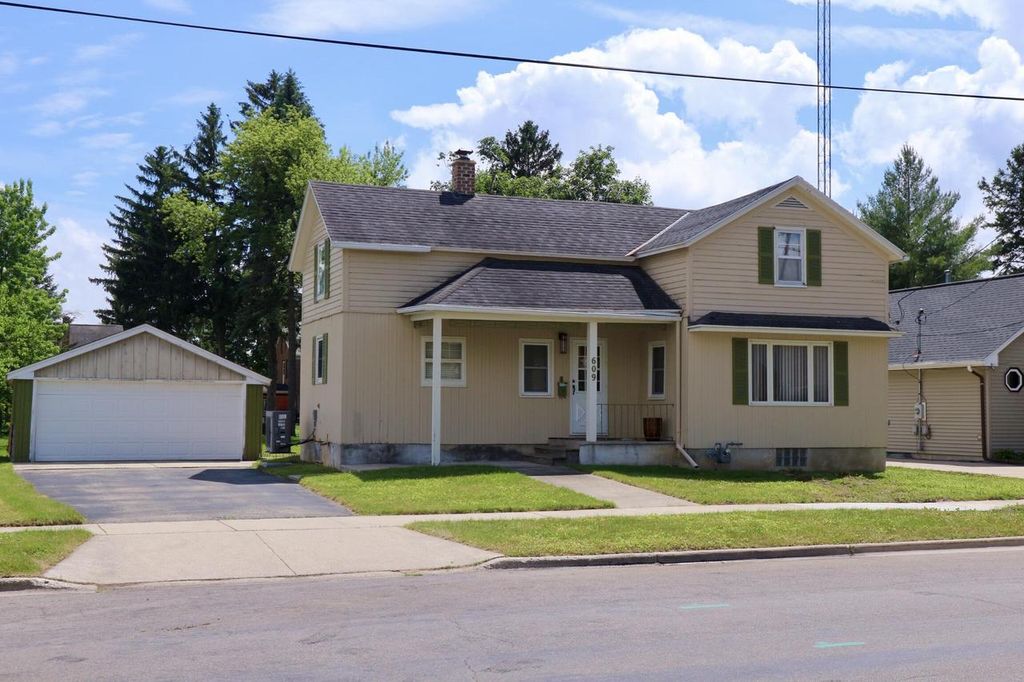 609 E South STREET, Beaver Dam, WI 53916