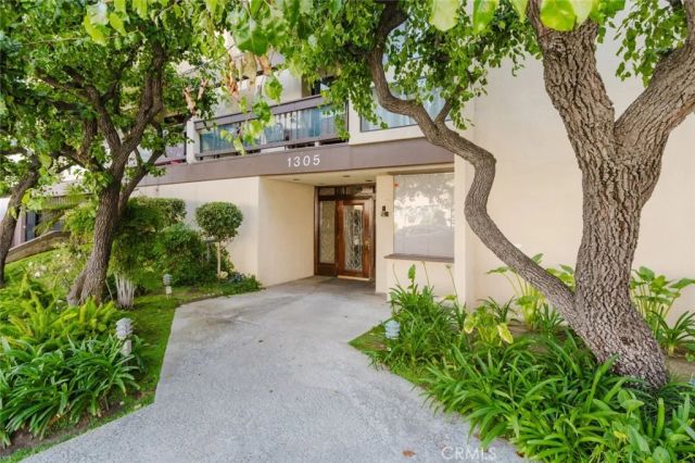 1305 N Columbus Avenue 204, Glendale, CA 91202