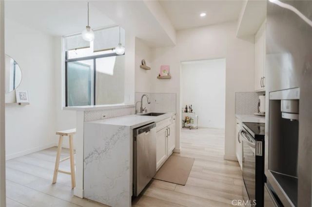 1305 N Columbus Avenue 204, Glendale, CA 91202