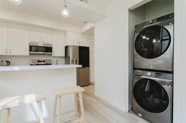 1305 N Columbus Avenue 204, Glendale, CA 91202