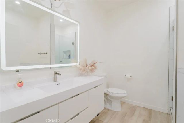 1305 N Columbus Avenue 204, Glendale, CA 91202