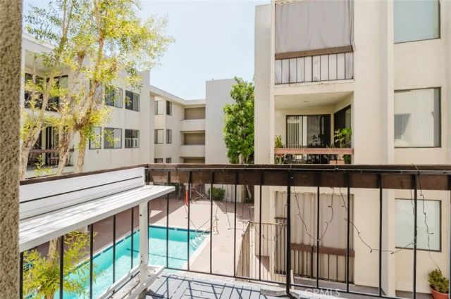 1305 N Columbus Avenue 204, Glendale, CA 91202