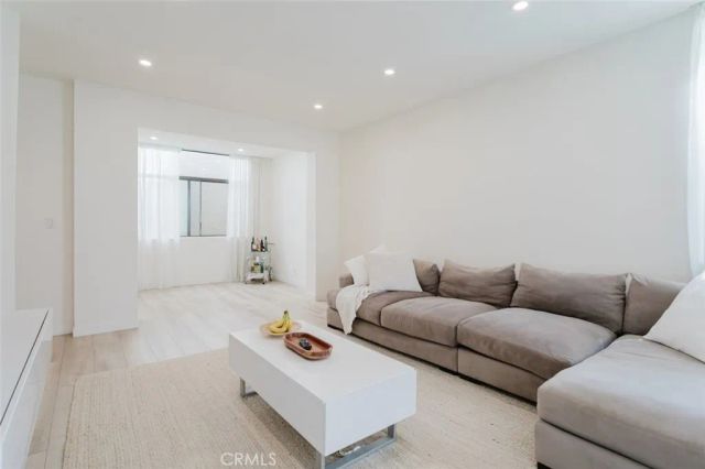 1305 N Columbus Avenue 204, Glendale, CA 91202