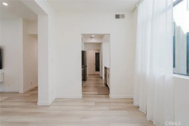 1305 N Columbus Avenue 204, Glendale, CA 91202