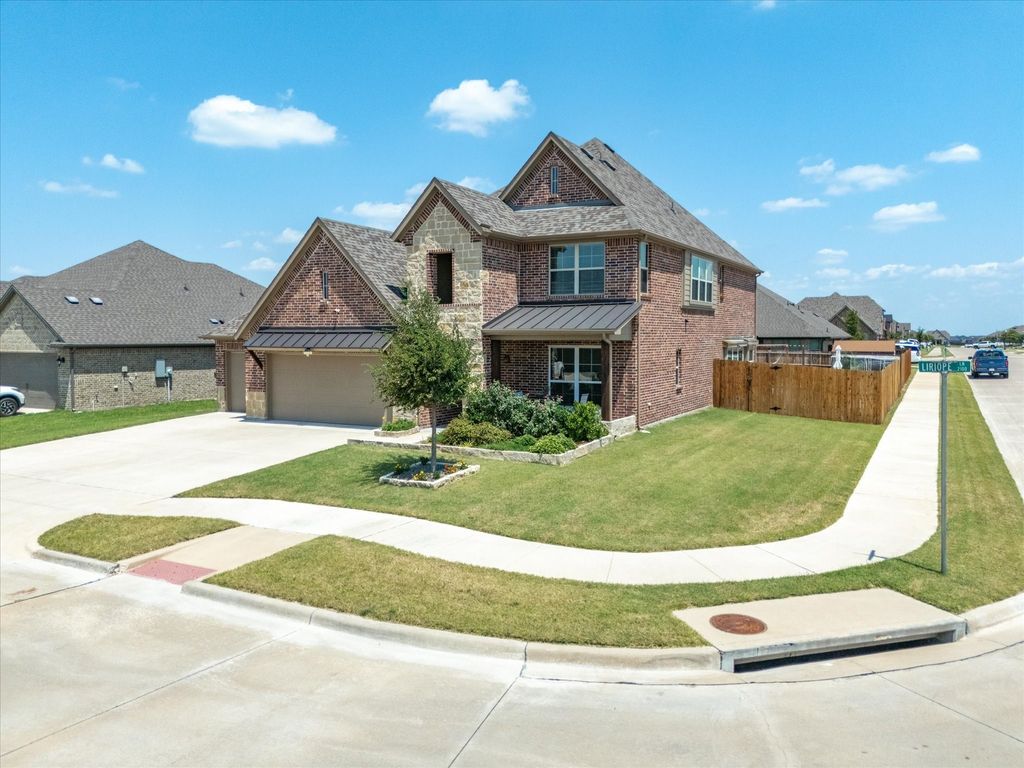 2116 Liriope Lane, Waxahachie, TX 75165