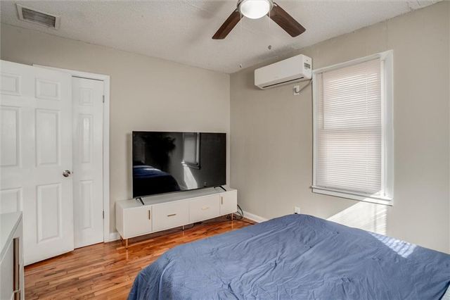 5310 NE Barnes Avenue, Kansas City, MO 64119