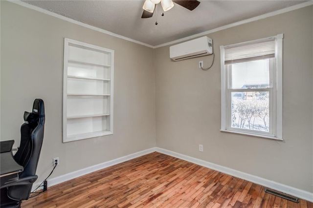 5310 NE Barnes Avenue, Kansas City, MO 64119