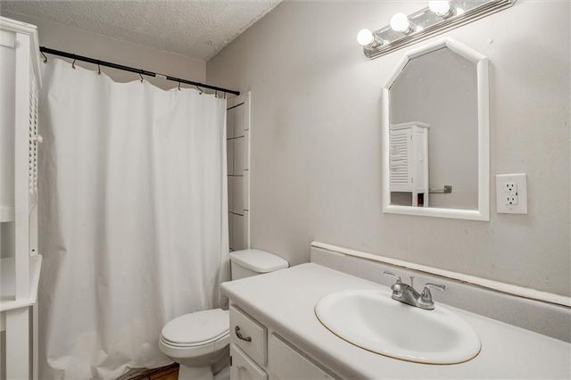 5310 NE Barnes Avenue, Kansas City, MO 64119