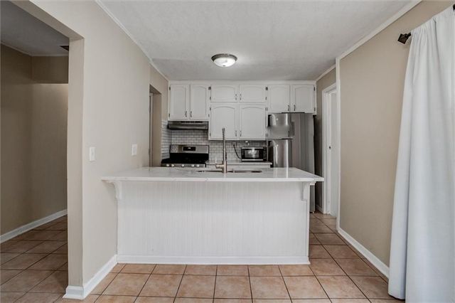 5310 NE Barnes Avenue, Kansas City, MO 64119