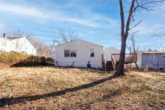 5310 NE Barnes Avenue, Kansas City, MO 64119