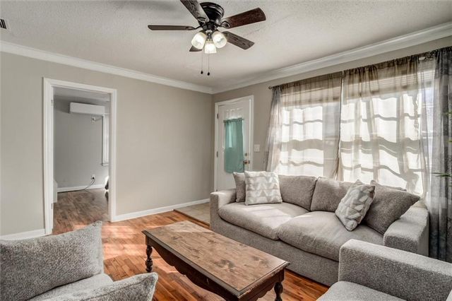 5310 NE Barnes Avenue, Kansas City, MO 64119