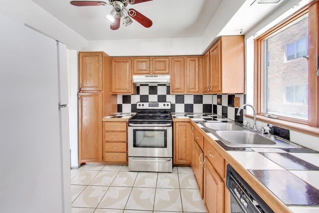 7908 W North Avenue 201C, Elmwood Park, IL 60707