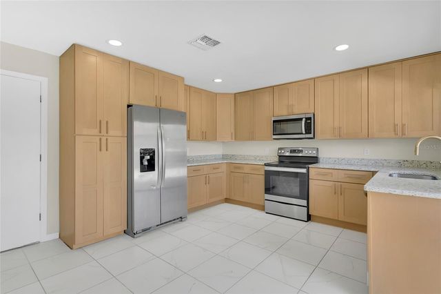 8102 S IBIZA COURT, Orlando, FL 32836