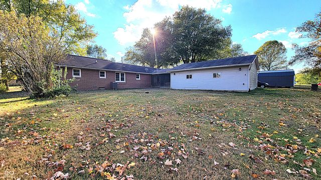 1611 E Range Line Road, Greencastle, IN 46135
