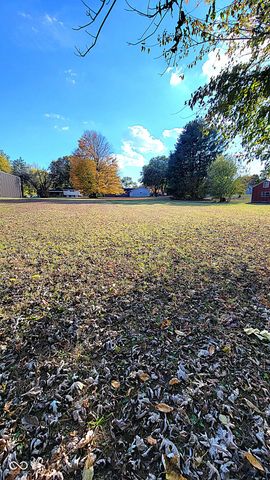 1611 E Range Line Road, Greencastle, IN 46135