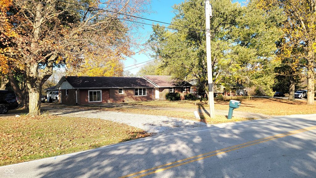 1611 E Range Line Road, Greencastle, IN 46135