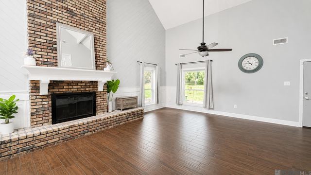 16227 Chevernt Ave, Greenwell Springs, LA 70739
