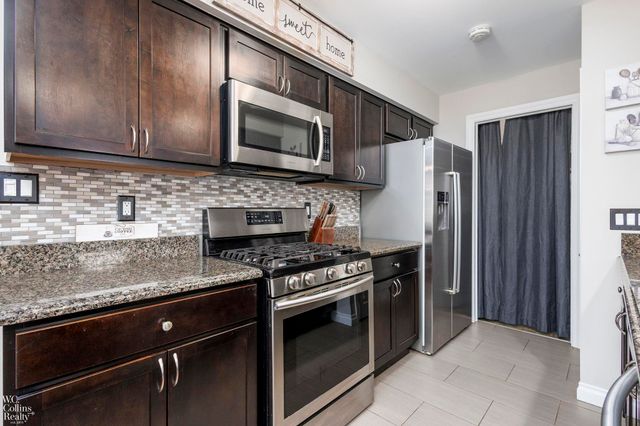 276 1st Street, Rochester, MI 48307