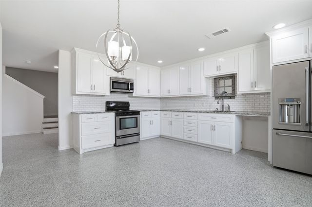 103 W Cleburne- shop, Crowley, TX 76104