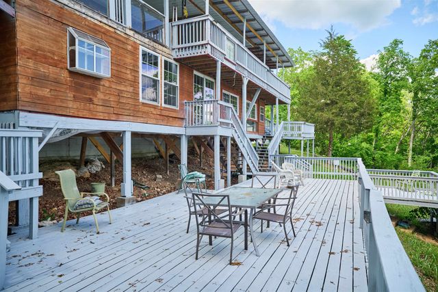 330 Robin Hood Ln, Hardy, AR 72542