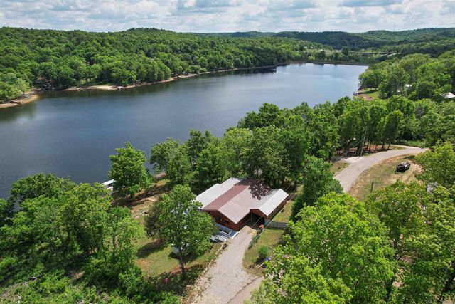 330 Robin Hood Ln, Hardy, AR 72542