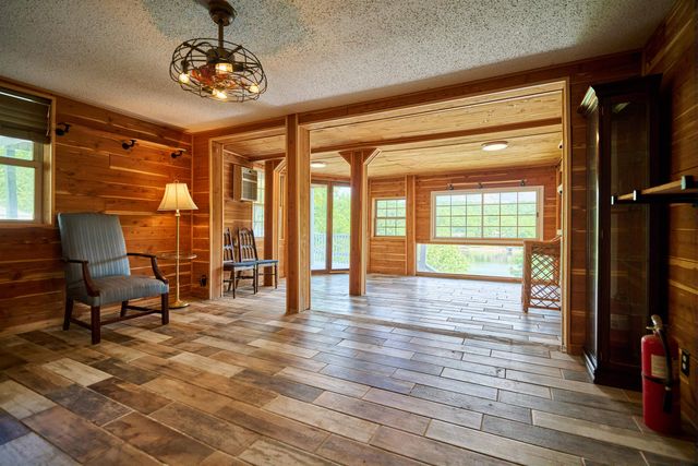 330 Robin Hood Ln, Hardy, AR 72542